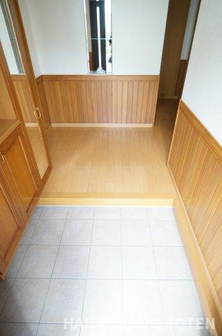 中古戸建て　千葉市若葉区若松台3町目の玄関