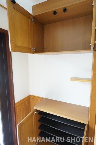 中古戸建て　千葉市若葉区若松台3町目の玄関