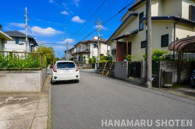 中古戸建て　千葉市若葉区若松台3町目の前面道路含む現地写真
