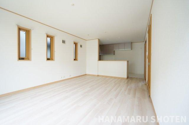 中古戸建て　千葉市若葉区若松台3町目の居間・リビング