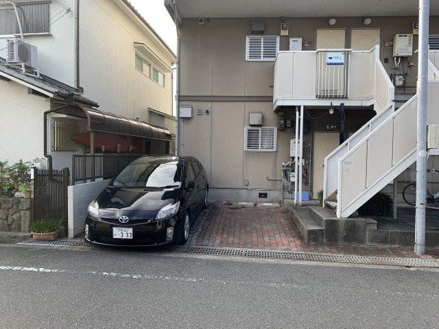 クローバーハイツの駐車場