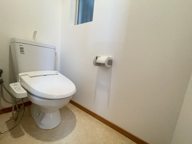 サンライフ小阪のトイレ|コンパクトで使いやすいトイレです