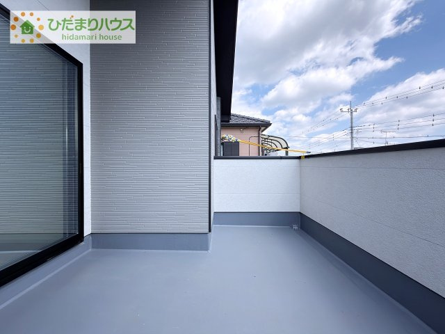 【バルコニー】 | 牛久市中央5期　新築戸建 | 広々としたバルコニー。お洗濯物もぜーんぶ干せちゃいます！！