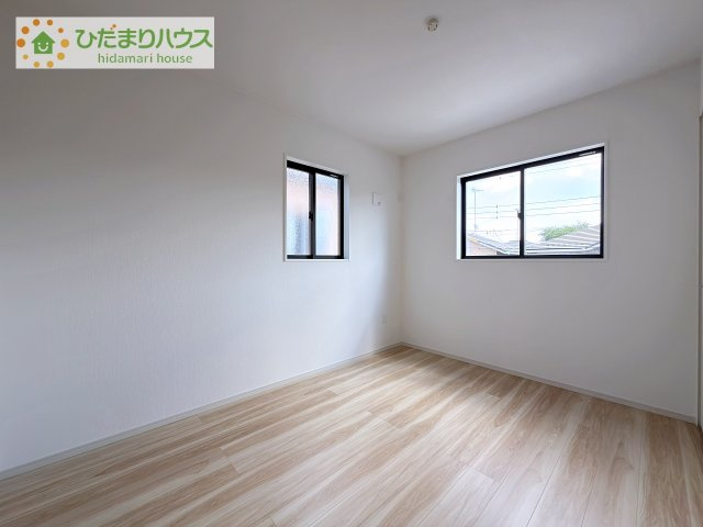 【洋室】 | 牛久市中央5期　新築戸建 | お掃除しやすく、清潔感を保てるのでダニも発生しにくいフローリング♪