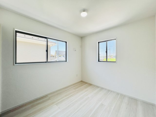 北群馬郡吉岡町の洋室|お子様の一人部屋デビューにも最適♪
