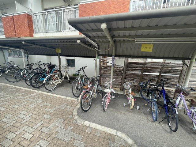 トーカンマンション大島Ｃ棟の駐輪場|トーカンマンション大島Ｃ棟：敷地内に駐車場・駐輪場・バイク置場ございます！（空き要確認）