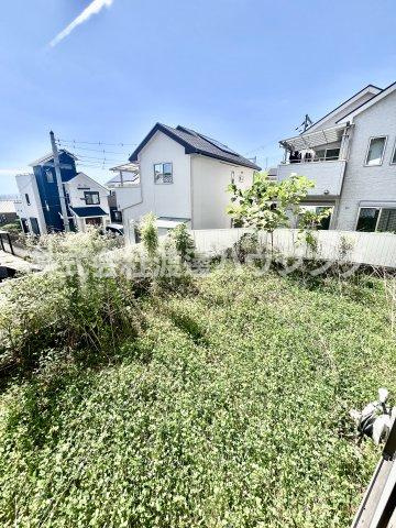 三日月貸家の庭