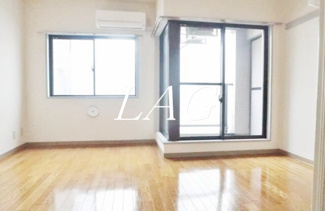 【居間・リビング】 | サニーコート | 洋室のお部屋です。