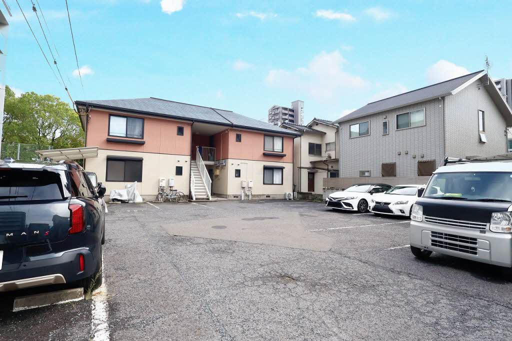 ディアス藤井の駐車場