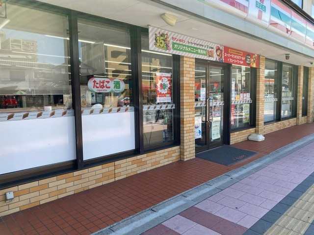 ファミールＫのエントランス|セブンイレブン 広島中広3丁目店 0.1km