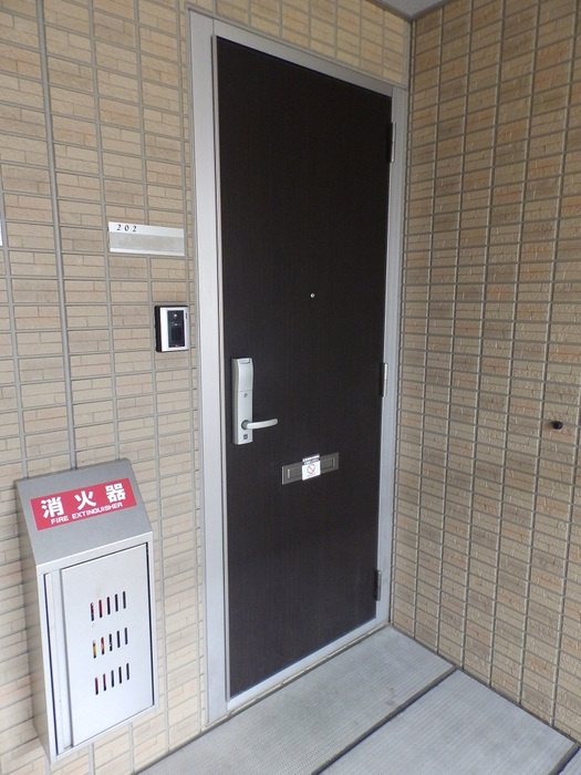 サンハイツ B棟の玄関|玄関 カードキー仕様