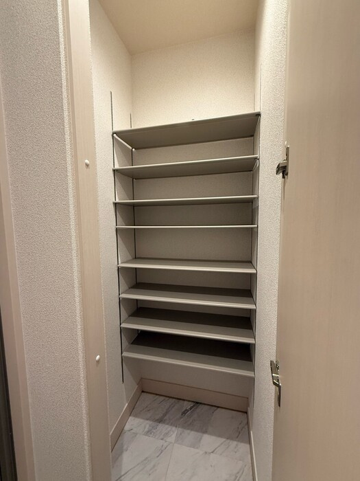 グランテリア庚午南の収納|シューズボックス