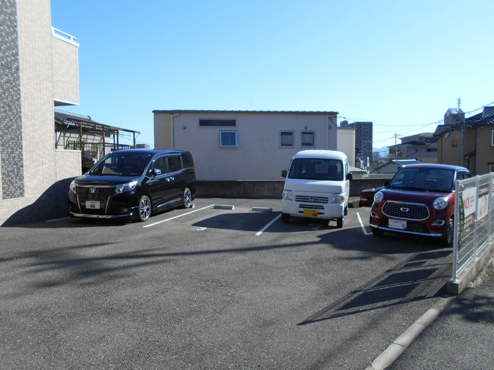 ＲＯＯＭ ＢＯＷＷＯＷの駐車場|駐車場