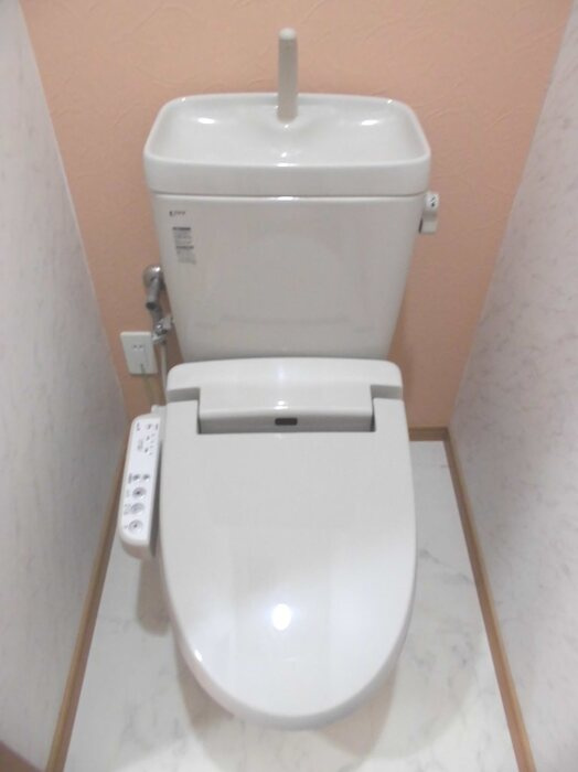ＲＯＯＭ ＢＯＷＷＯＷのトイレ|トイレ