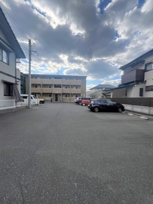 オレンジコートの駐車場|駐車場
