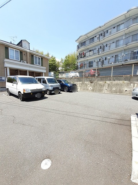 グラースメゾン１号棟の駐車場|駐車場