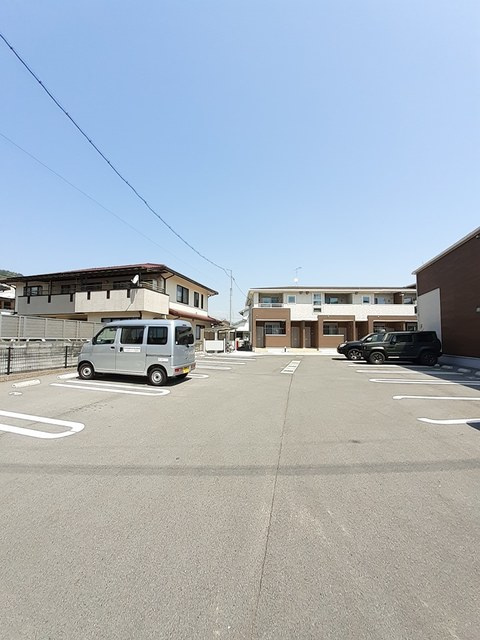 カーサ　ヴェルデＢの駐車場|駐車場