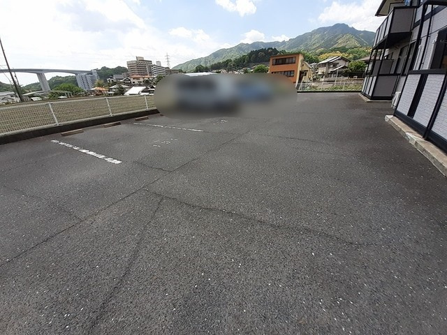 リバ－サイドコ－トの駐車場|駐車場