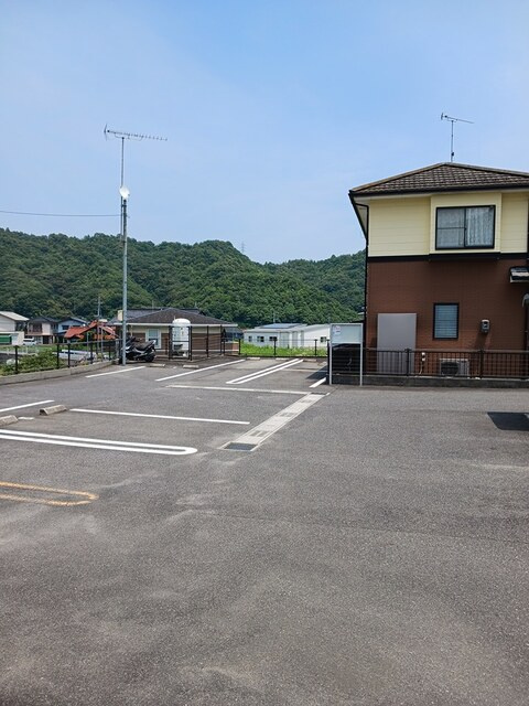 ラピスラズリの駐車場|駐車場
