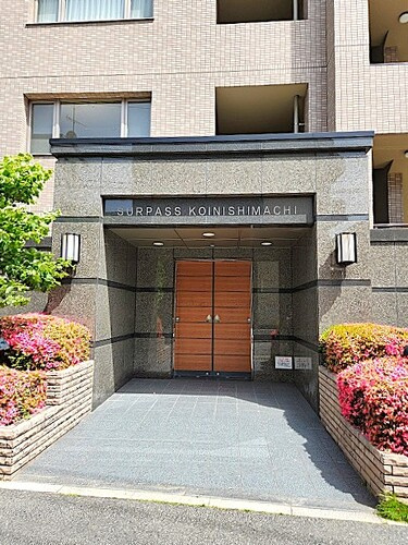 サーパス己斐西町のエントランス|エントランス：アプローチ ※2023年5月撮影     （2023年5月撮影）