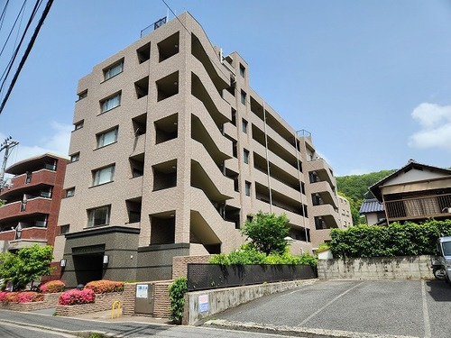 サーパス己斐西町の外観|建物外観：建物外観     （2023年5月撮影）