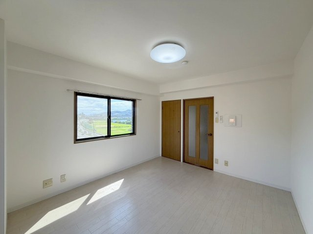 フォルム牛田新町の居間・リビング