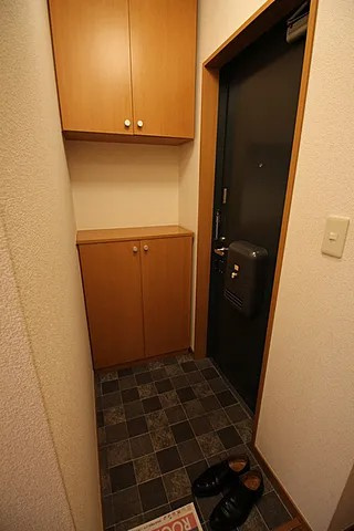 クレセント夙川の玄関