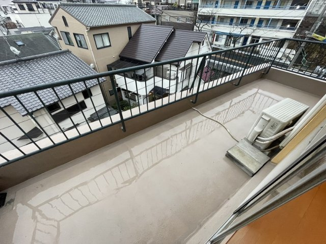 ラムール西山町のバルコニー