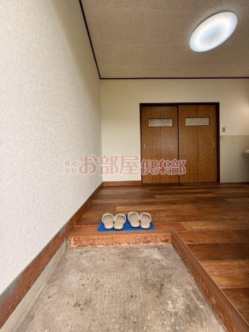 中央アパートの玄関