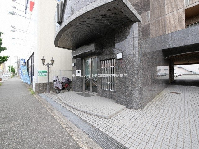 パークハイツアイリス5号館のエントランス