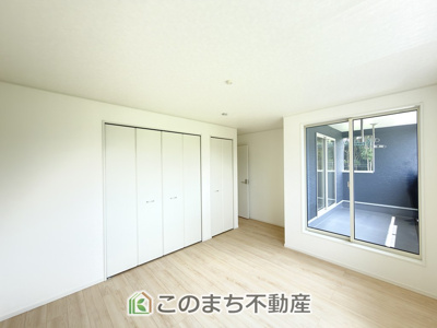【玄関】 | つくば市安食第2 | 同社施工物件写真。※建具やフローリング、その他仕様が異なる場合がございます。