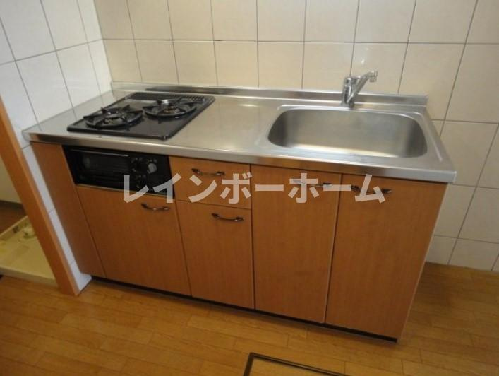 特典：仲介手数料が半額です!!のキッチン|※別部屋反転タイプ写真。