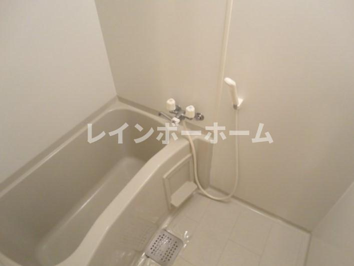 特典：仲介手数料が半額です!!の浴室|※別部屋反転タイプ写真。