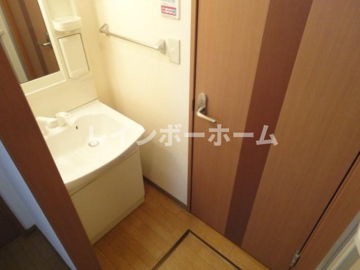 特典：仲介手数料が半額です!!の洗面所|※別部屋反転タイプ写真。