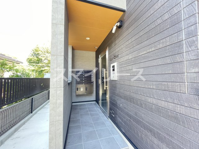 Iden OAK(アイデン オーク)のエントランス