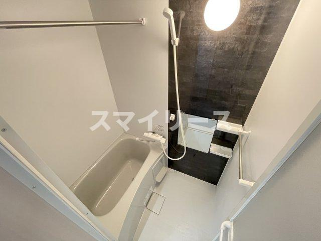 Iden OAK(アイデン オーク)の浴室