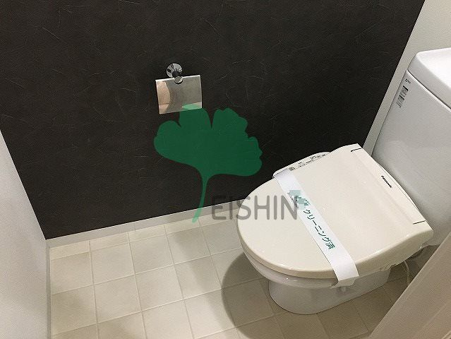パラディーゾ空港前のトイレ|清潔感のあるトイレです。