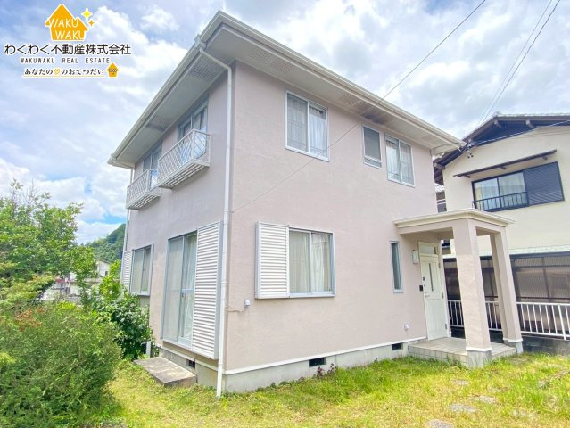 中古戸建の前面道路含む現地写真