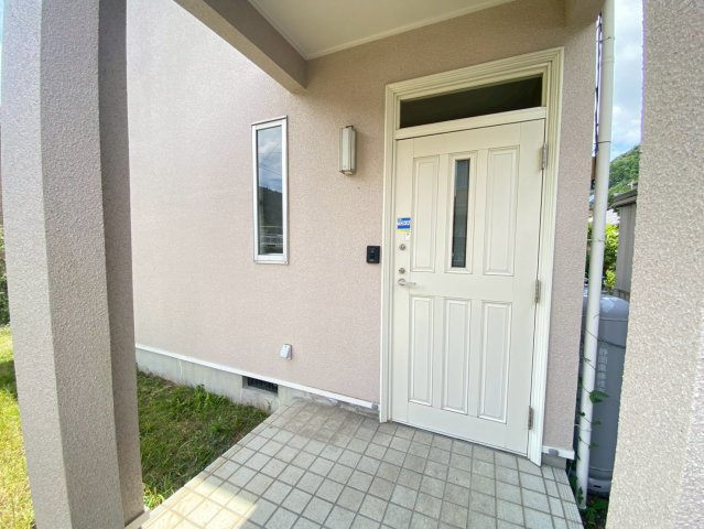 中古戸建のエントランス