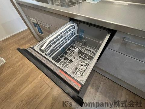 ◎茅ヶ崎市西久保　新築戸建　B棟のキッチン|時間短縮に便利な食洗器完備♪