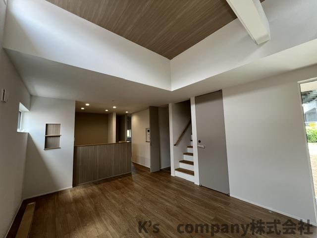 ◎茅ヶ崎市西久保　新築戸建　B棟の居間・リビング|ご家族が集まるリビングスペース♪約16.55帖あります◇◇