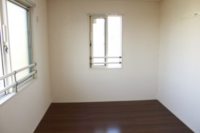 【洋室】 | レーヴ | 別のお部屋の写真です。