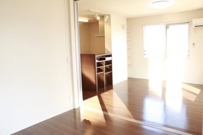 【居間・リビング】 | レーヴ | 別のお部屋の写真です。