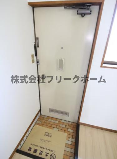 メゾン梨里の玄関