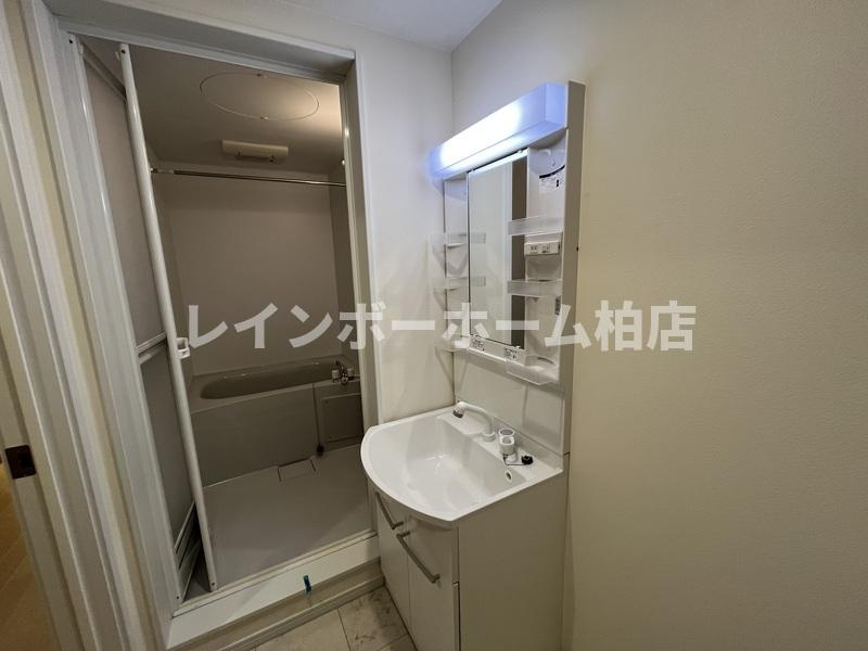 オートロック☆宅配ボックス☆2人入居相談可☆の独立洗面台|独立洗面台、小物を置くことができて便利です