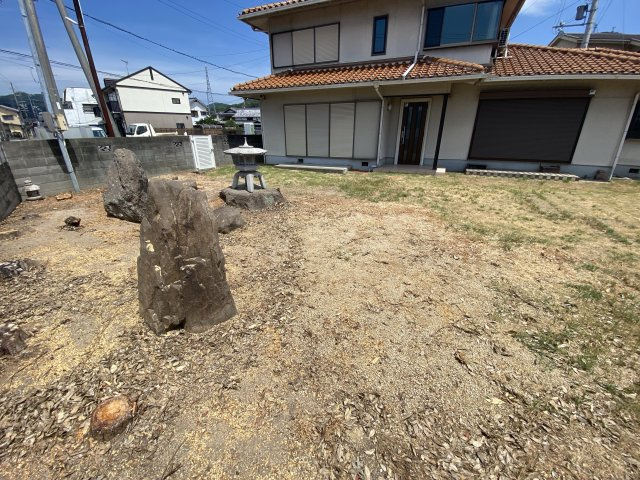 北平野貸家の庭