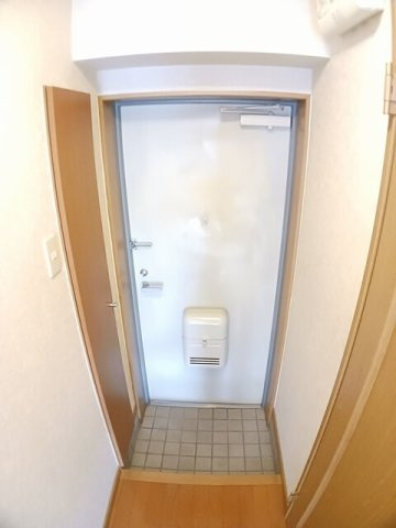 菊池郡菊陽町大字津久礼の賃貸マンションの玄関