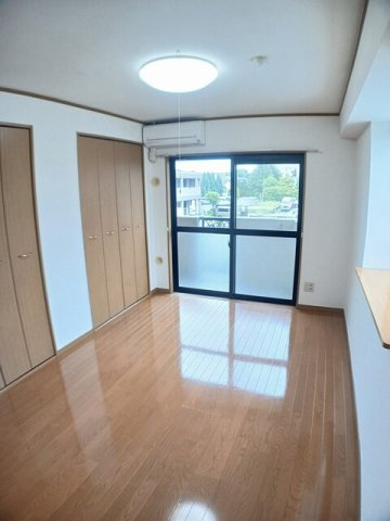 菊池郡菊陽町大字津久礼の賃貸マンションの居間・リビング