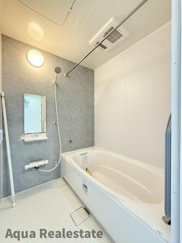 オール電化デザイナーズハウス丸亀市前塩屋町②の浴室|お風呂でホッとひと息。１日の疲れを癒しましょう。　※同仕様の施工事例です