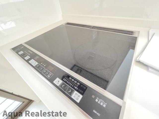 オール電化デザイナーズハウス丸亀市前塩屋町②のキッチン|お洗濯ものを気持ちよく太陽の光で干せるのが嬉しいですね。　※同仕様の施工事例です